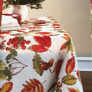 Leaves & Cranberries Fabric Rectangular Tablecloth